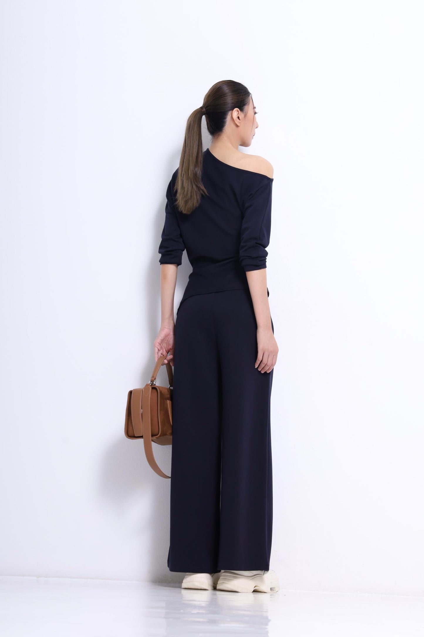 Huda Asymmetrical Top
