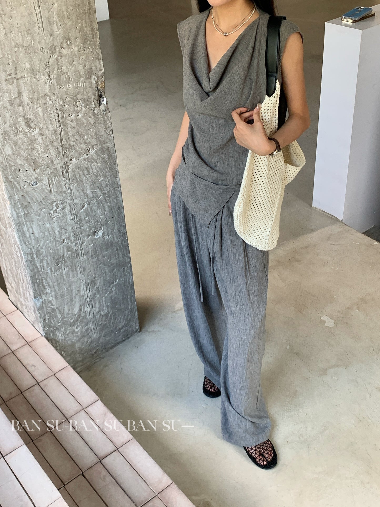 Su Linen Cowl Neck Blouse