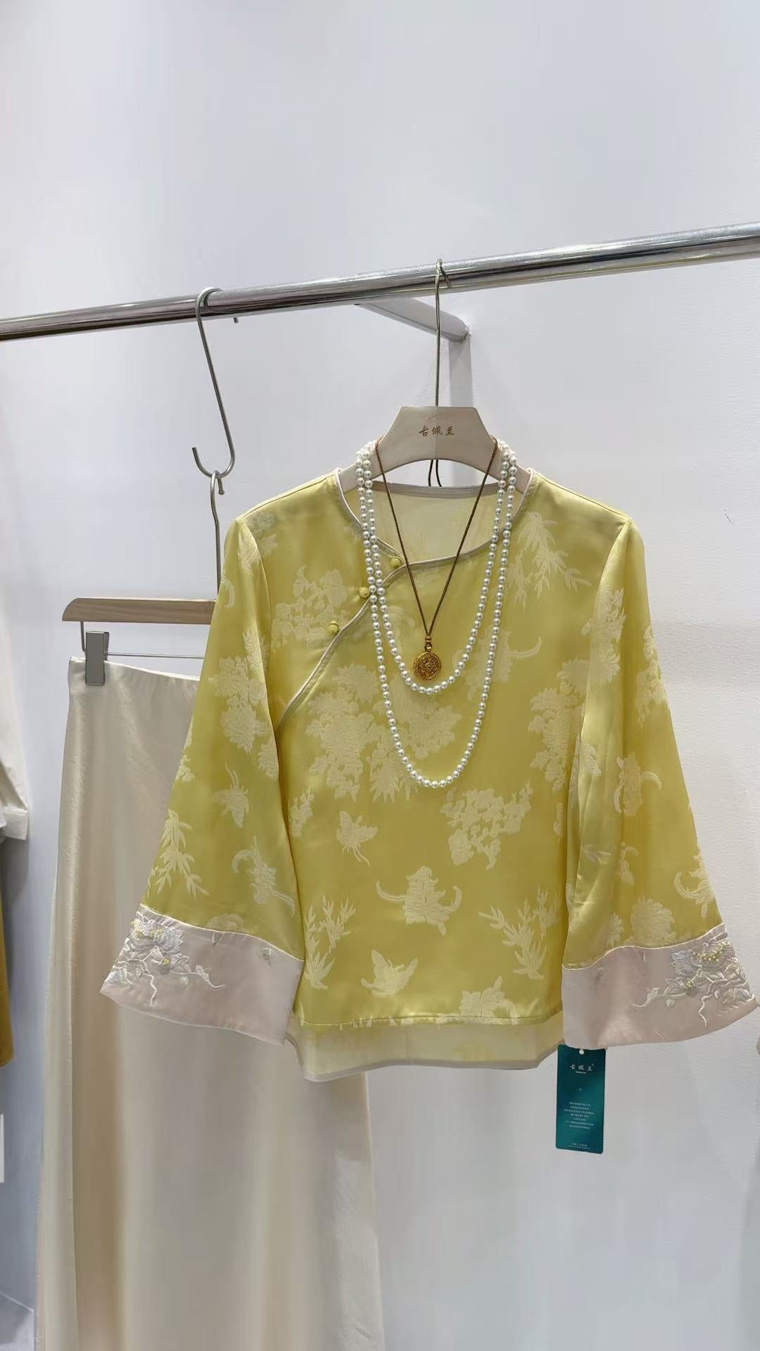Sue Embroidered Orient Top