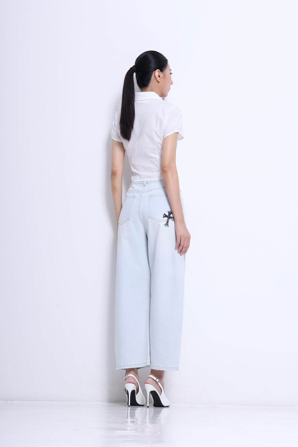 Jesse  Vintage Cross Embroidered Barrel Jeans