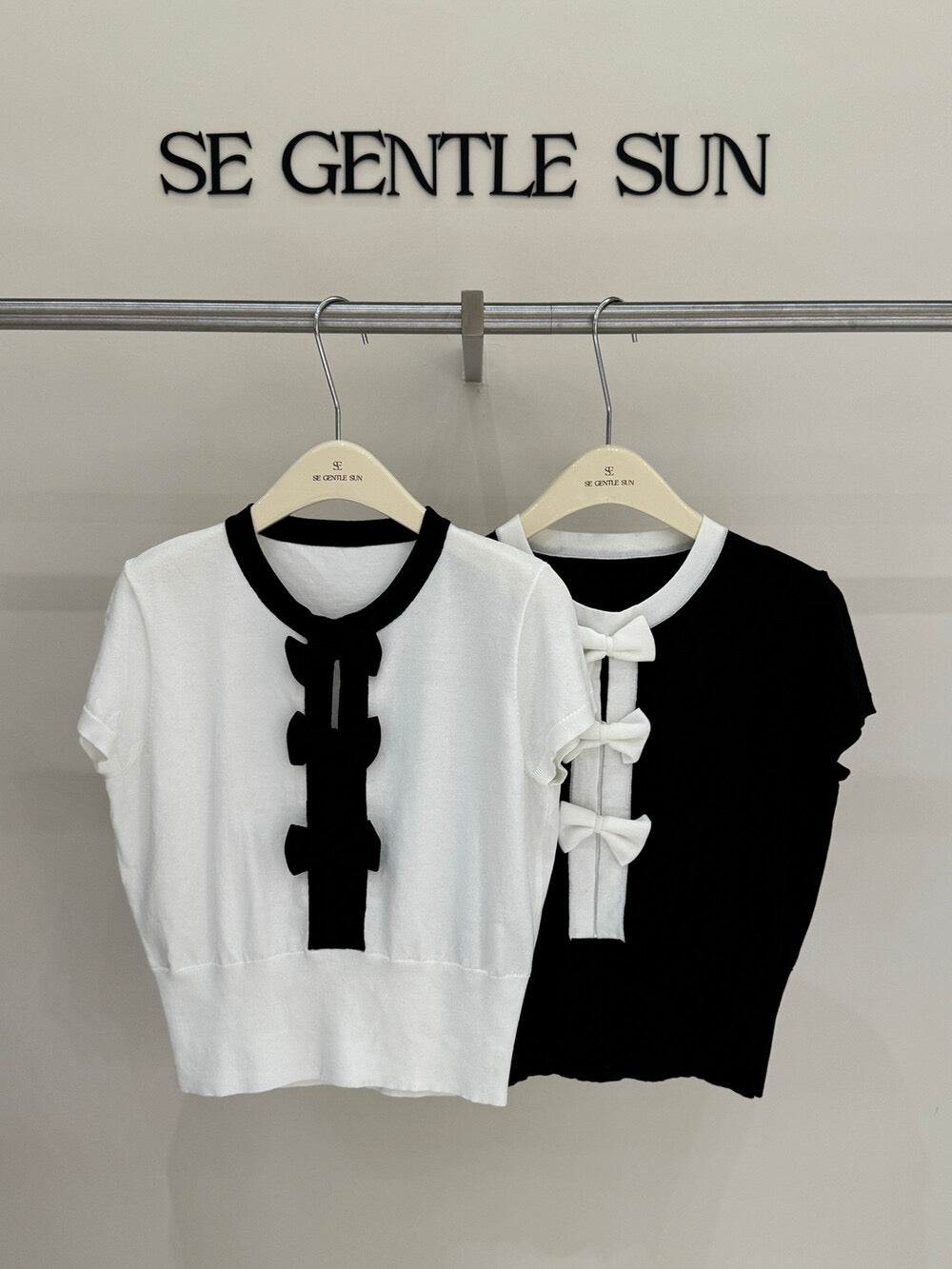 Peni Bow Tie Bi-color Knit Top