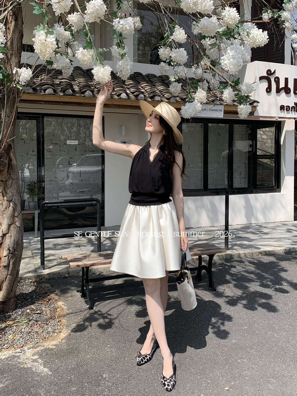 Yuri Lace V-Neck Knit Top