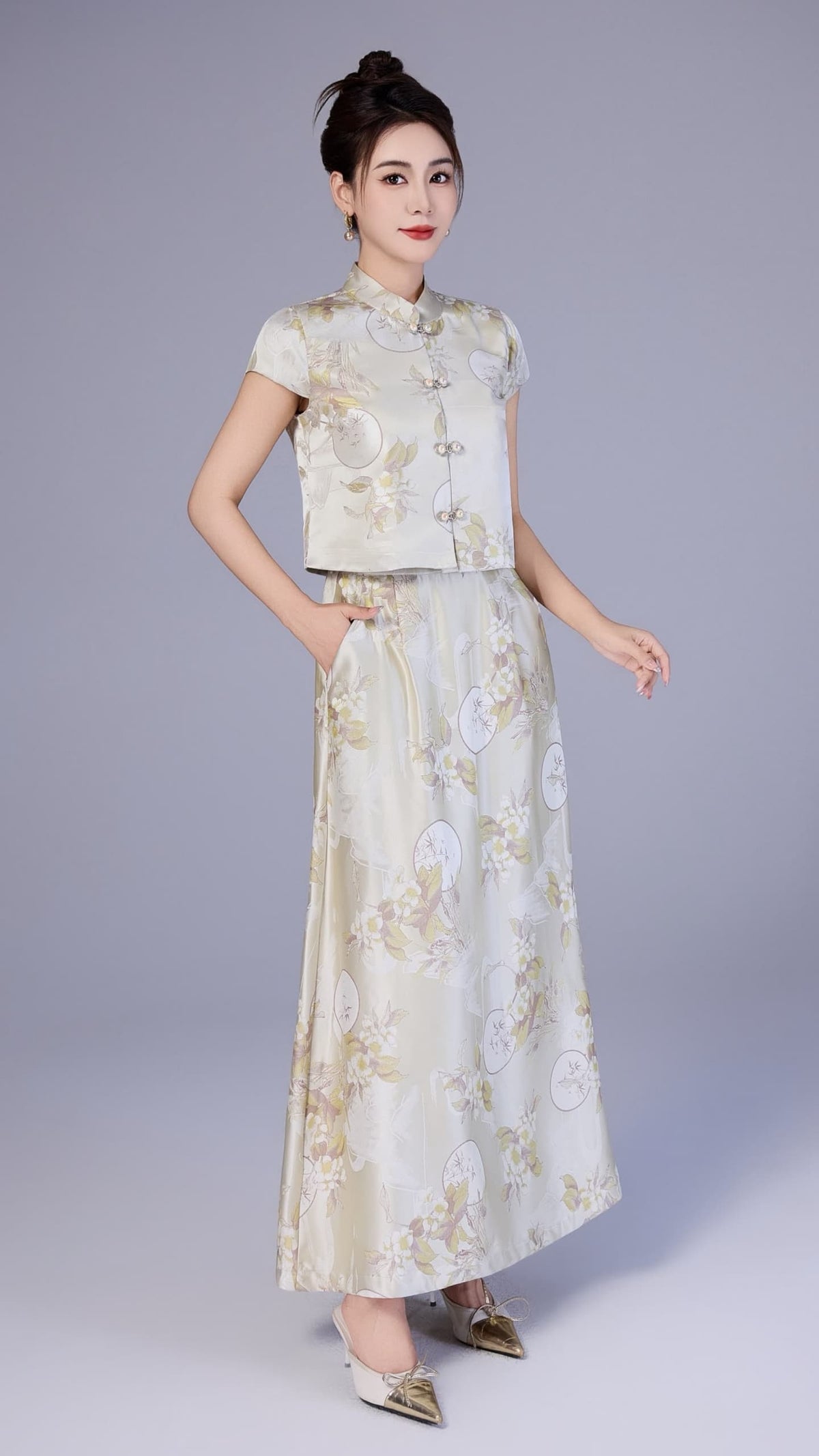 Xin Oriental Jacquard Qipao Top
