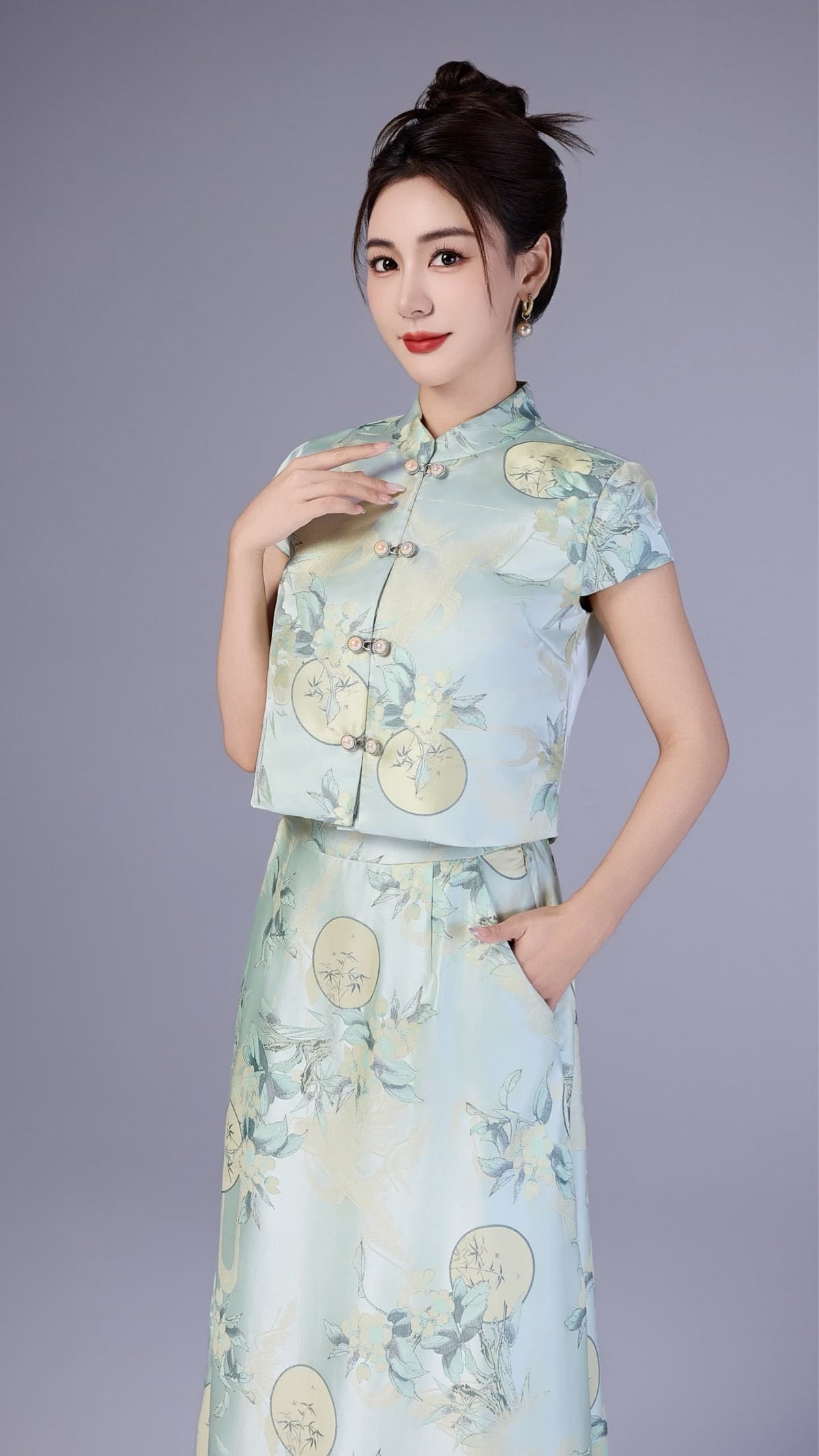 Xin Oriental Jacquard Qipao Top