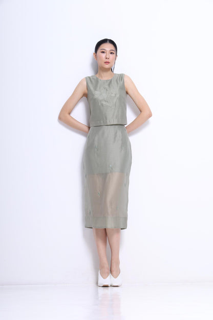 Lian Orient Floral Embroidered Sleeveless Top