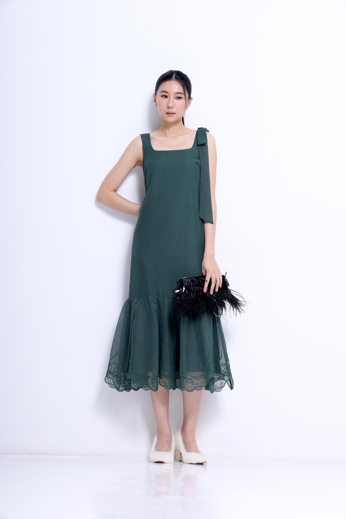 Candice Ribbon Shoulder Linen Lace Hem Dress