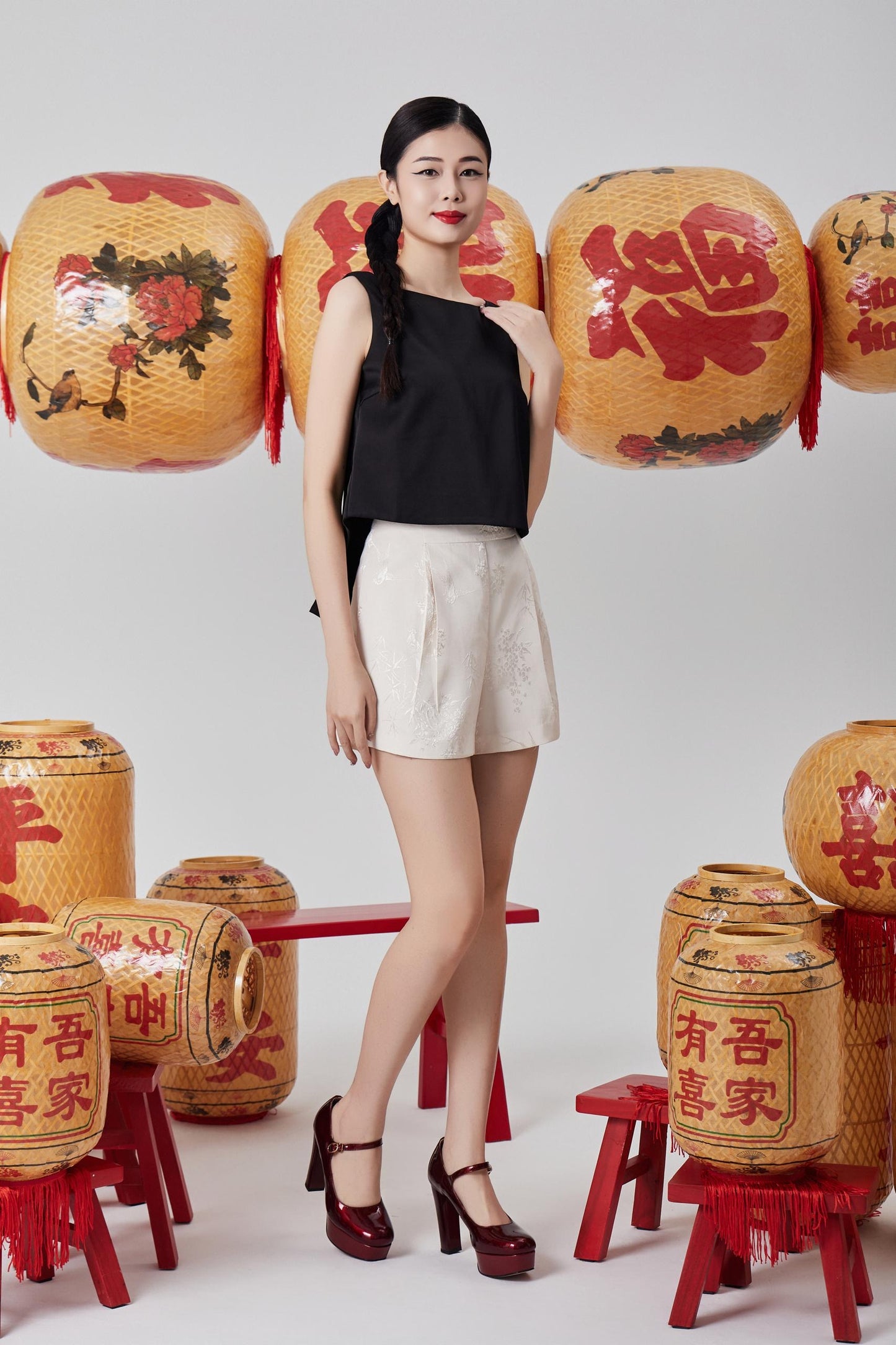 Ven Orient Pleated Shorts