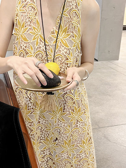 Hoo V-Neck Broderie Dress