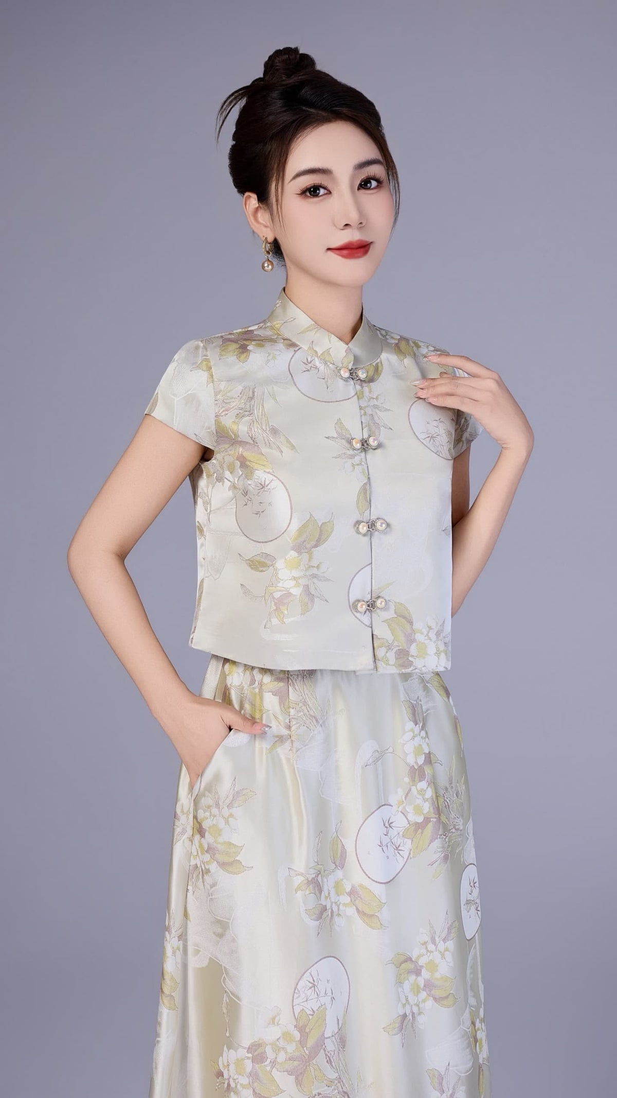 Xin Oriental Jacquard Qipao Top