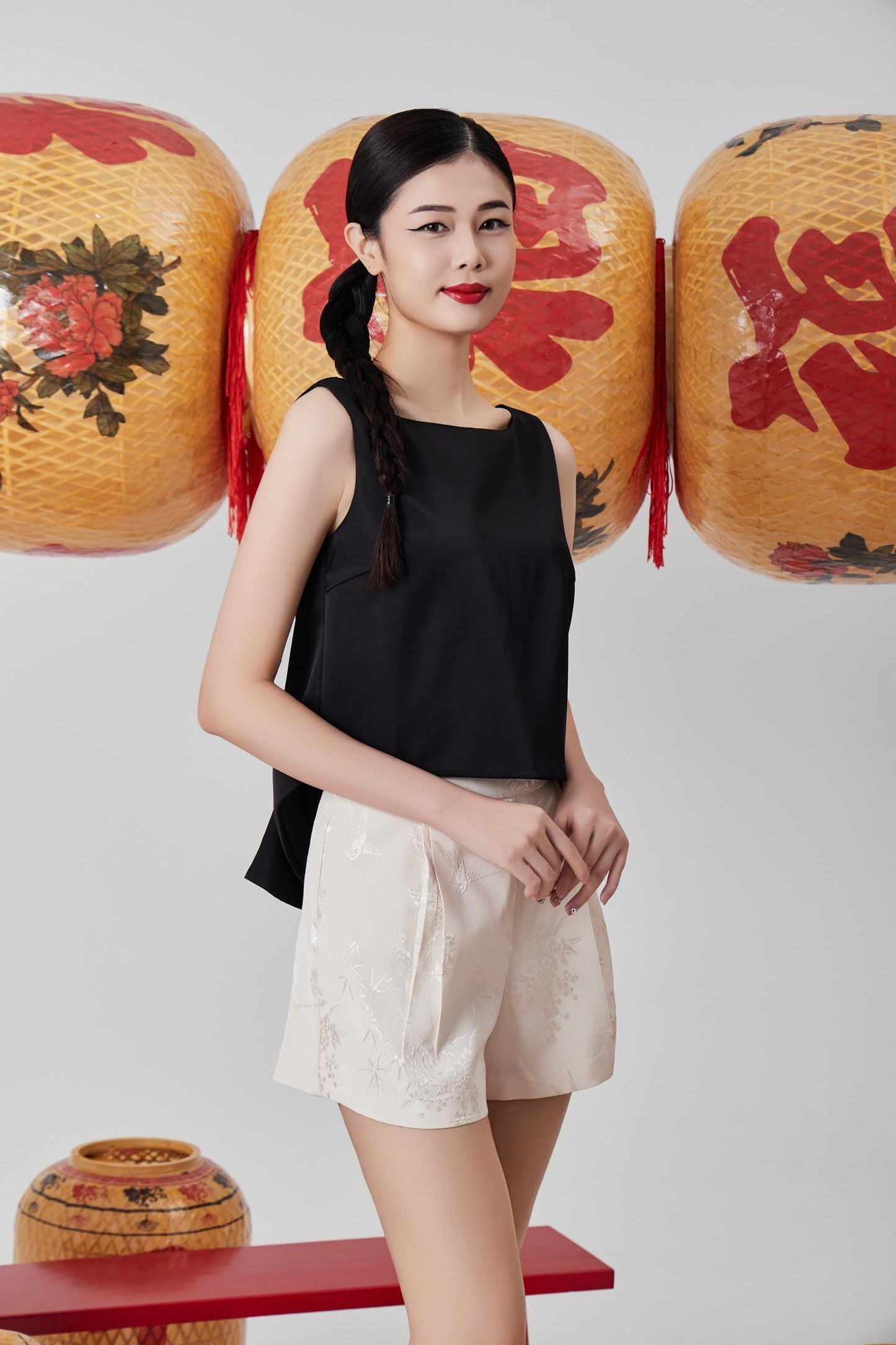 Ven Orient Pleated Shorts