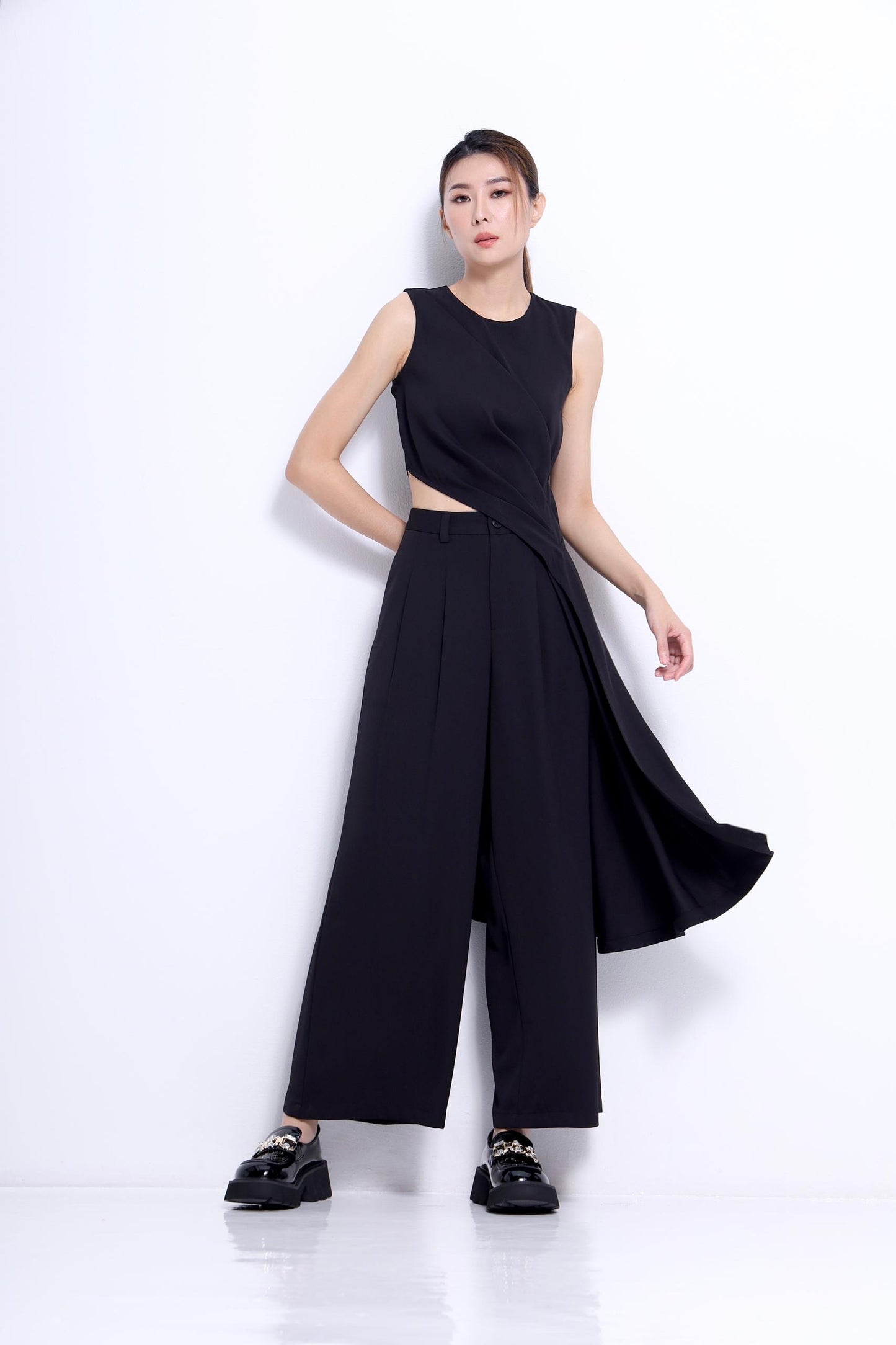 Zia Tailored Wide Legged Pants