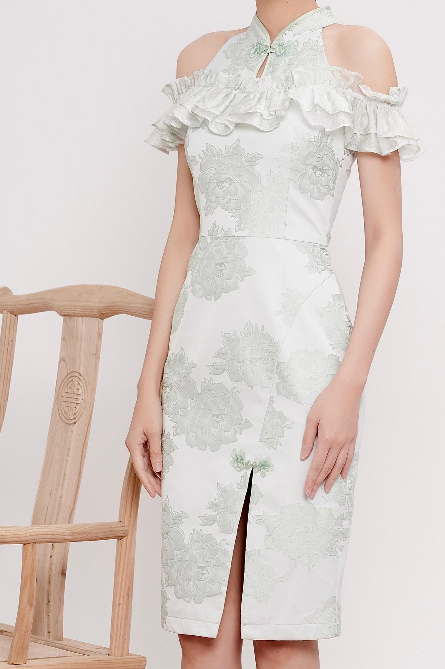 Lu Orient Off Shoulder Ruffles Qipao