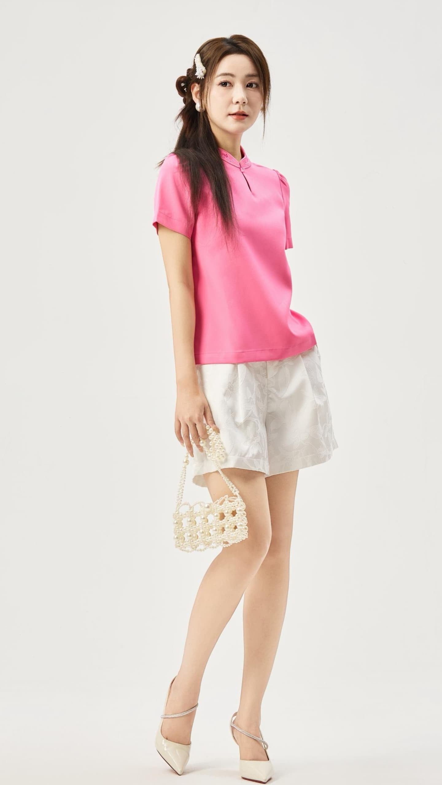 Su Oriental Embroidered Qipao Top