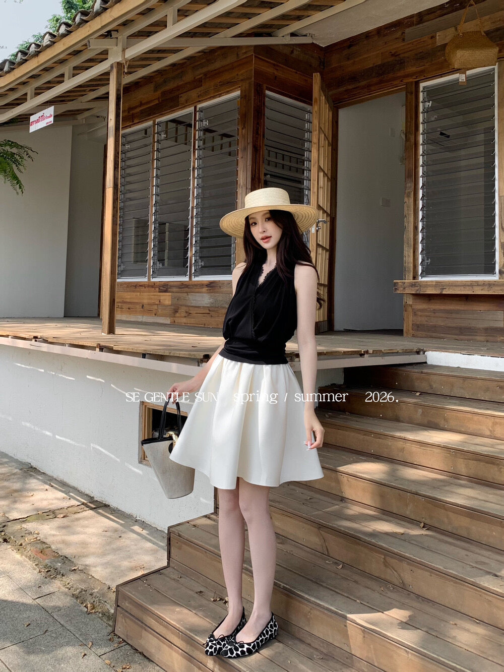 Yuri Lace V-Neck Knit Top