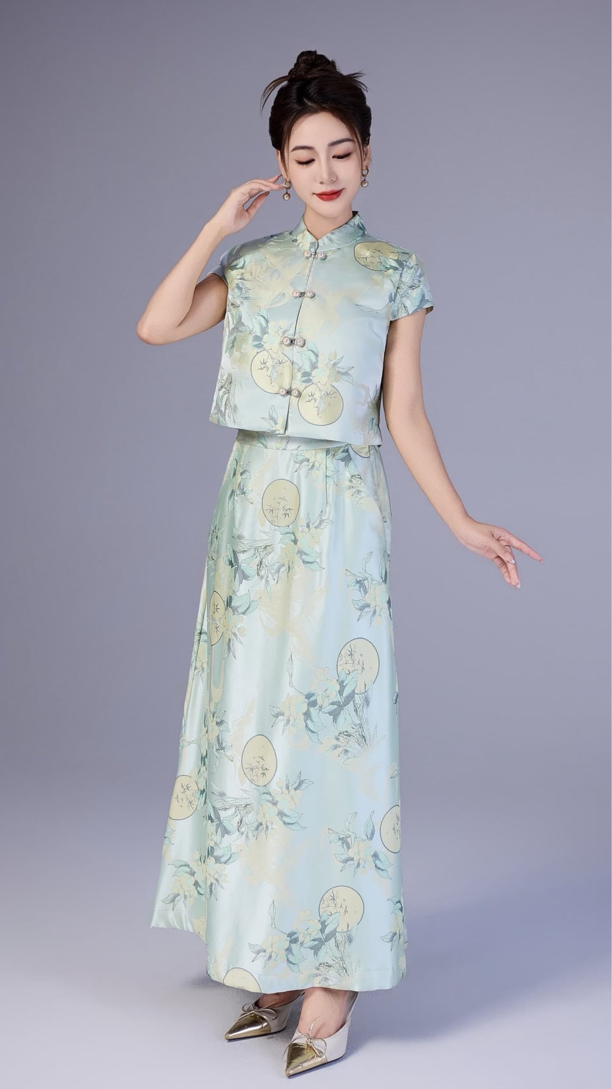 Xin Oriental Jacquard Qipao Top
