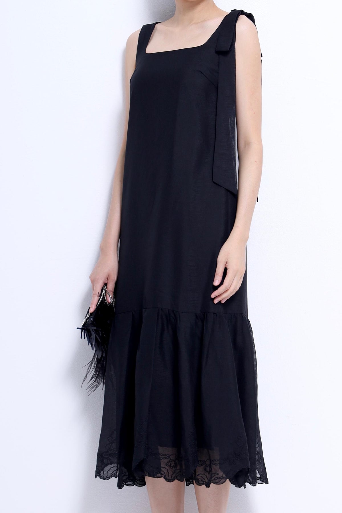 Candice Ribbon Shoulder Linen Lace Hem Dress