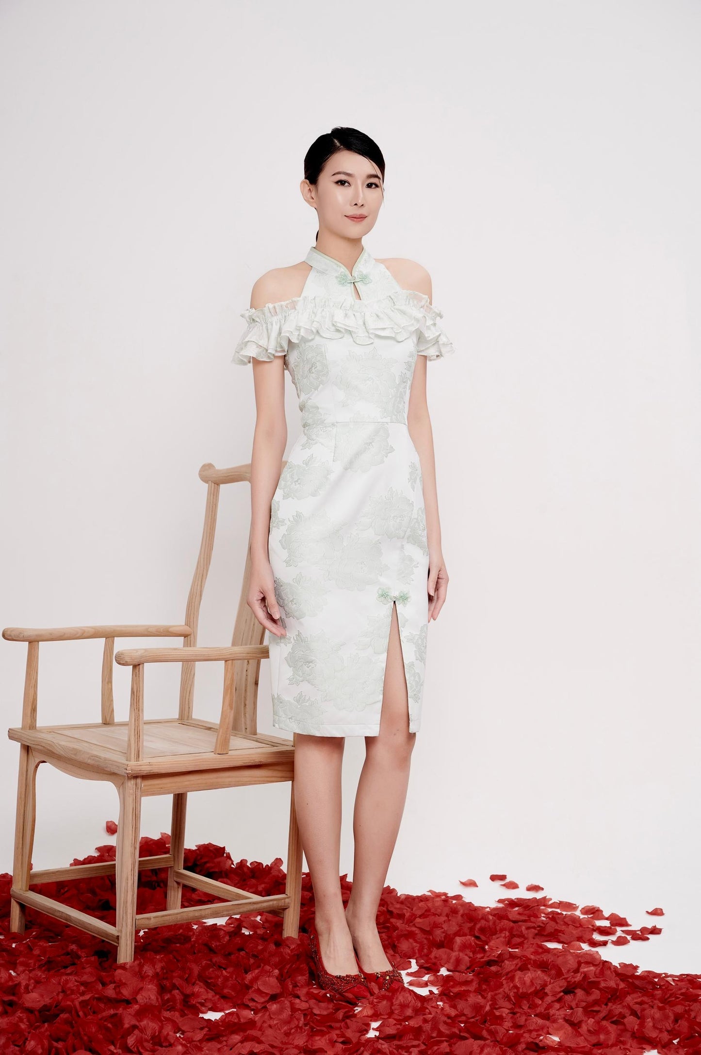 Lu Orient Off Shoulder Ruffles Qipao