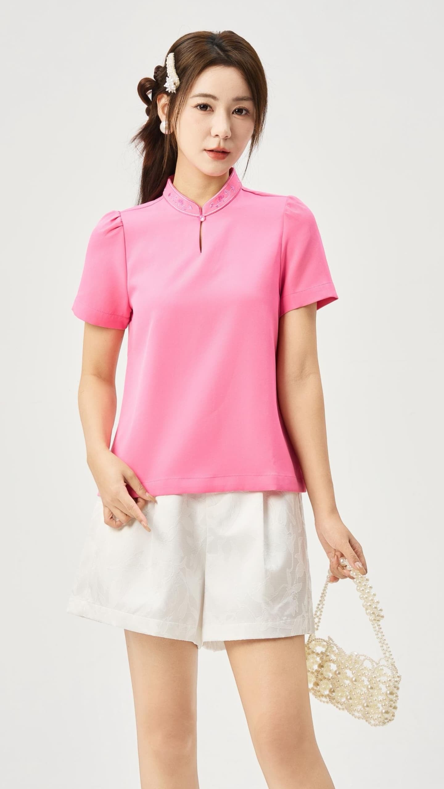 Su Oriental Embroidered Qipao Top