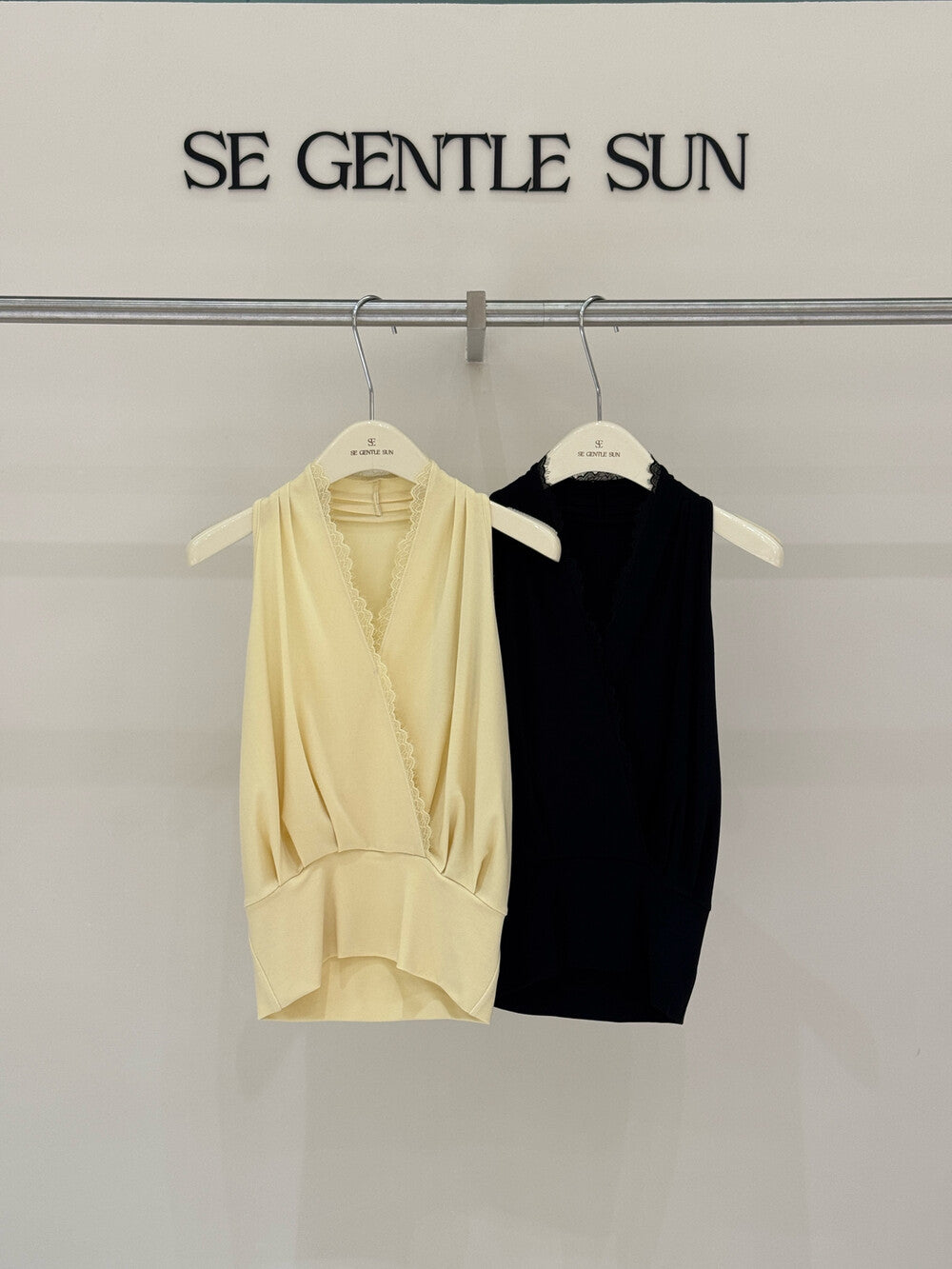 Yuri Lace V-Neck Knit Top