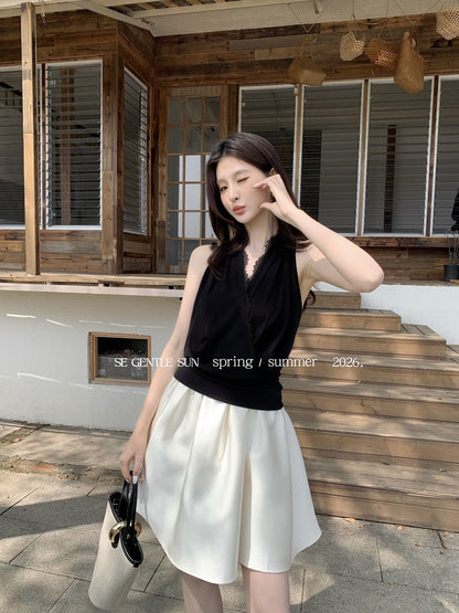 Yuri Lace V-Neck Knit Top