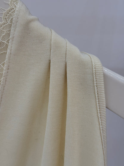 Yuri Lace V-Neck Knit Top