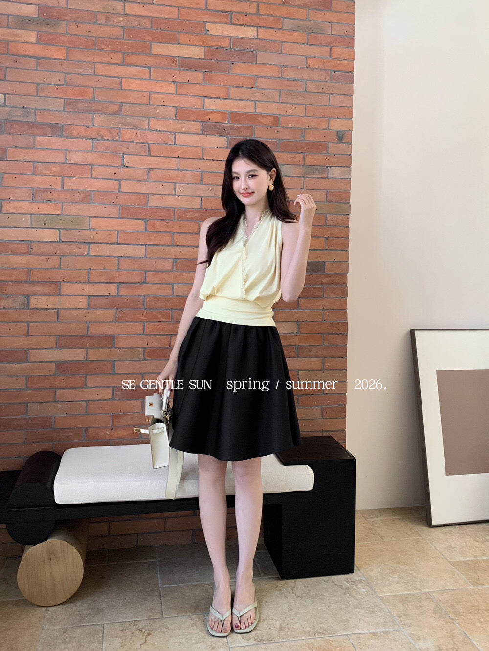 Yuri Lace V-Neck Knit Top