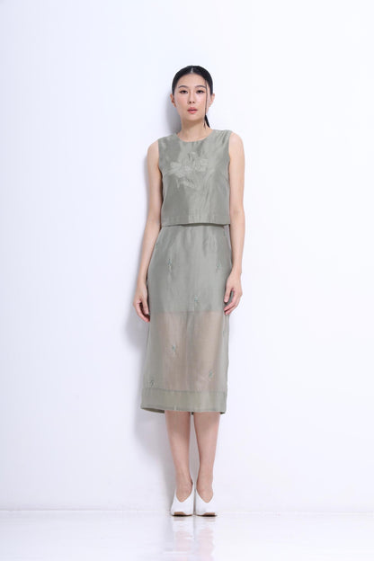Lian Orient Floral Embroidered Sleeveless Top