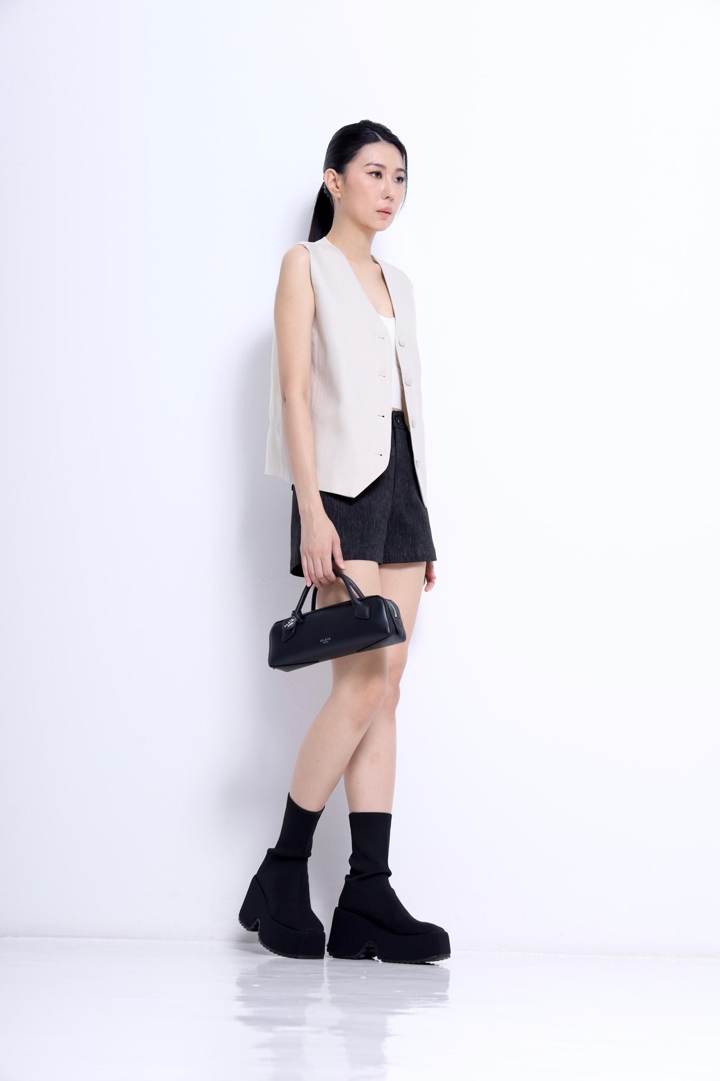 Kali Bi-Color V-Neck Vest