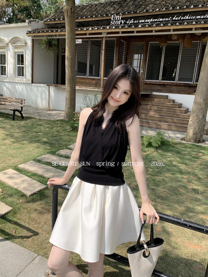 Yuri Lace V-Neck Knit Top