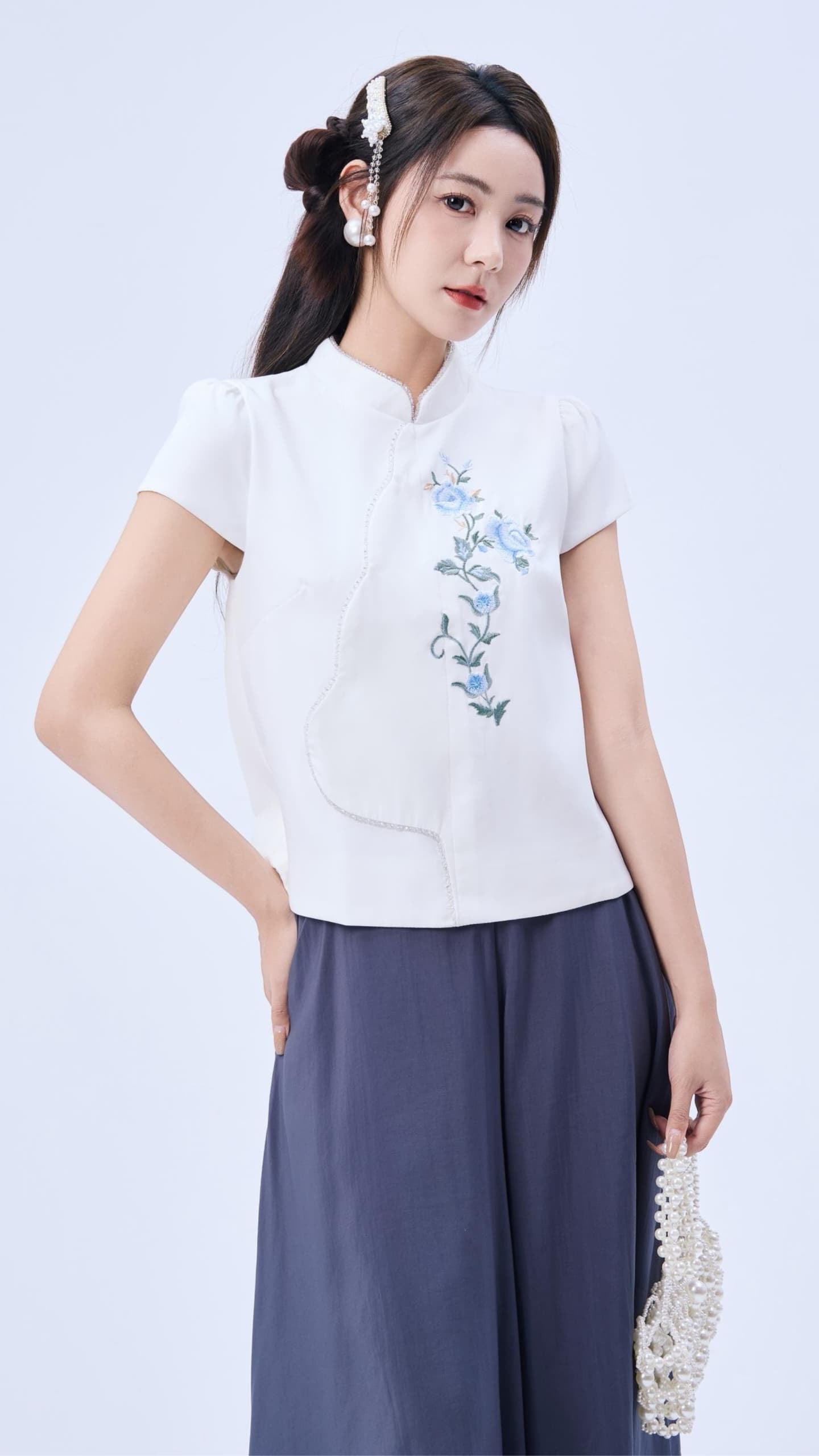 Hua Oriental Embroidered Qipao Top