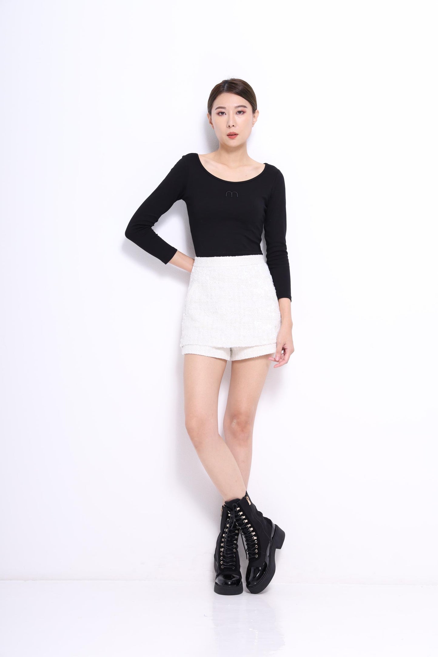 M Round Neck Fitted Knit Top