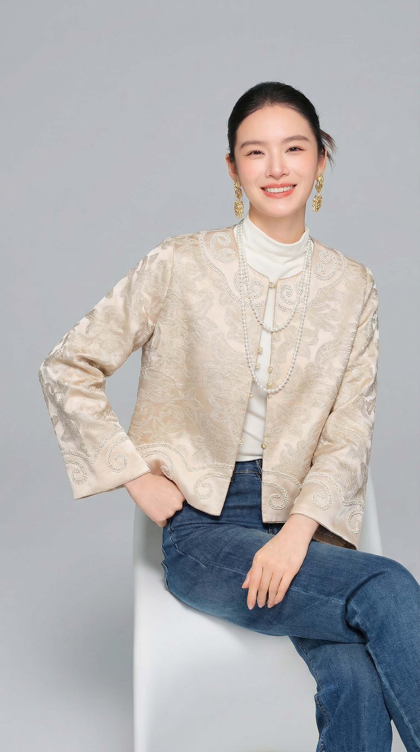 Xiu Embroidered Orient Jacket